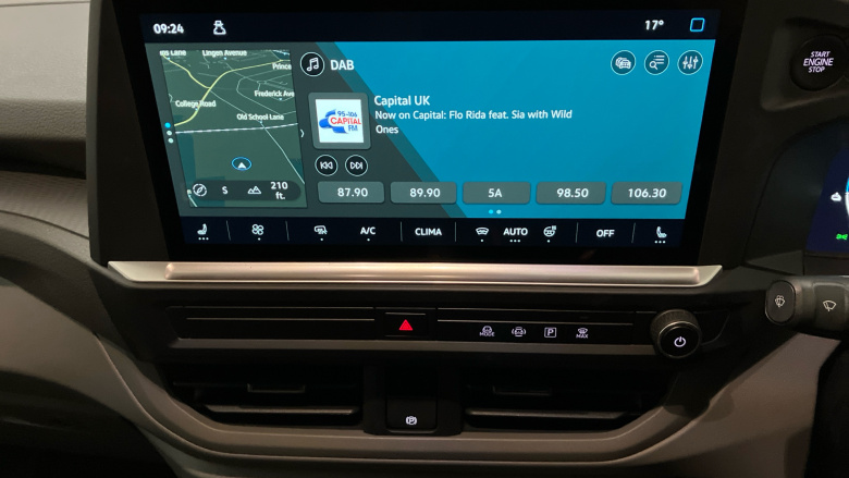 Volkswagen Transporter T32 Swb Electric 160kW 65kWh Commerce Pro Van Auto